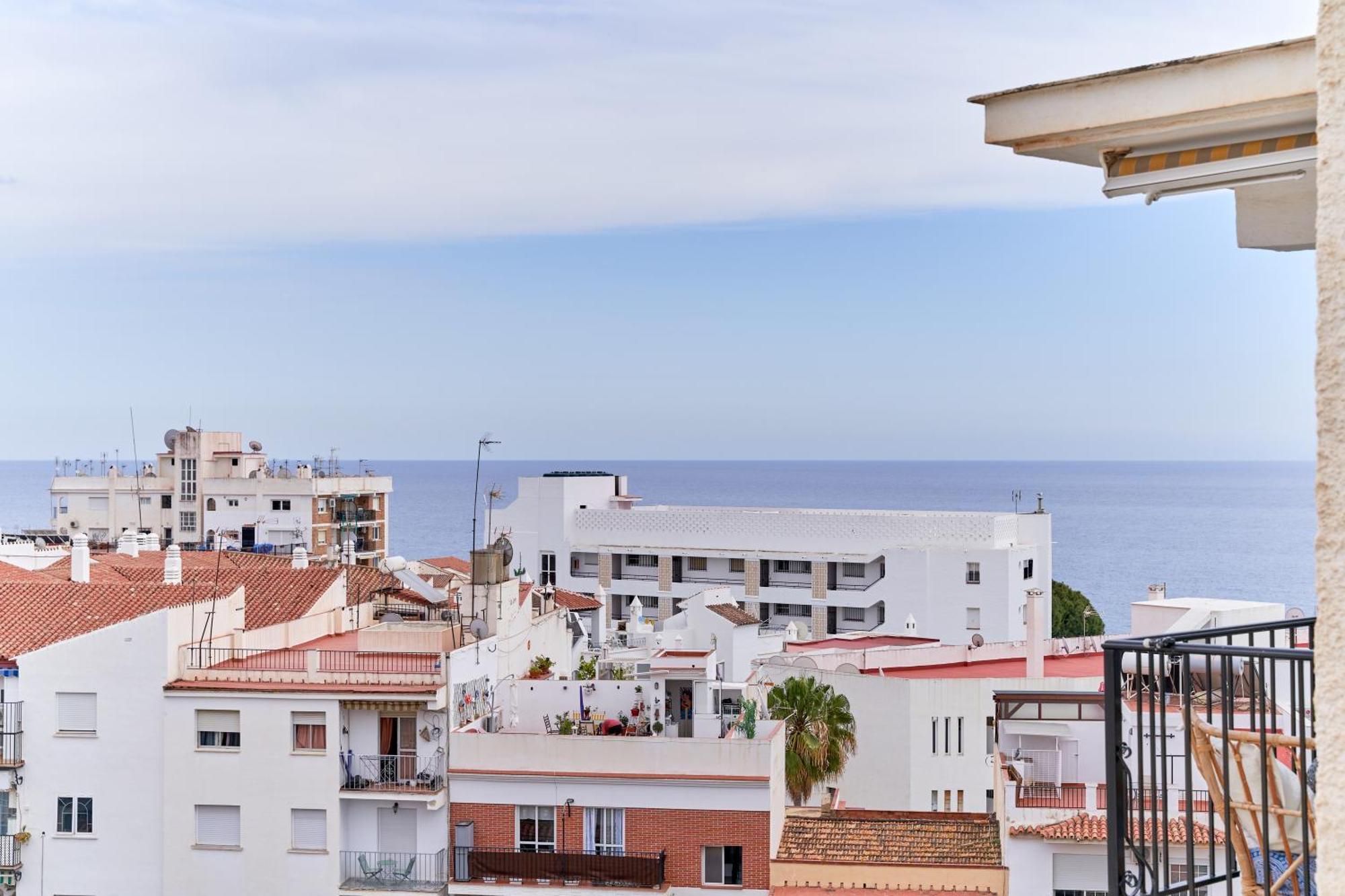 1 Bed Apartment With Sea View Nerja Exteriör bild