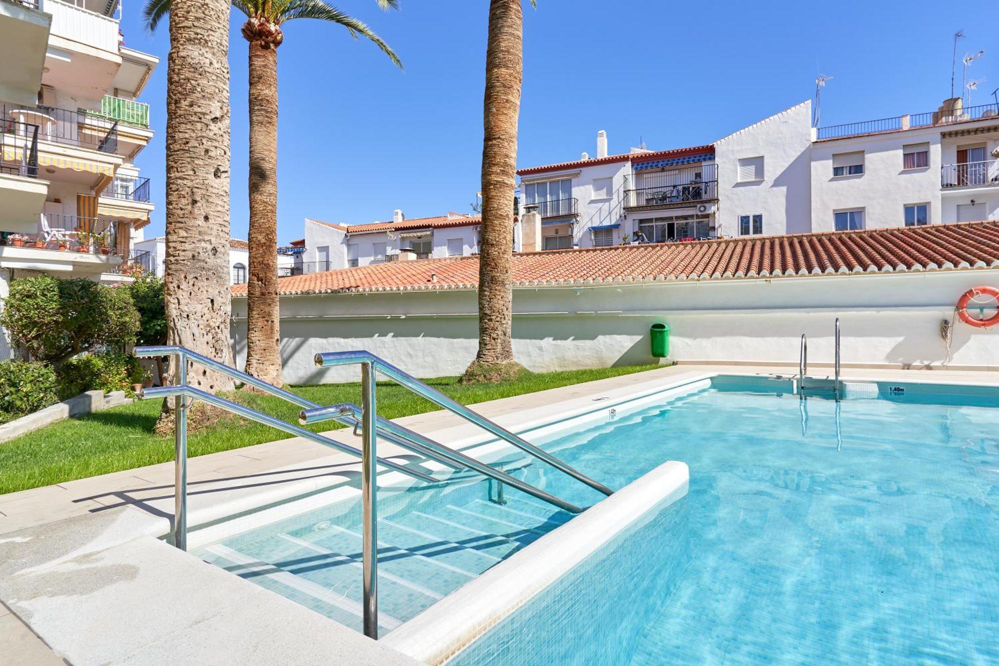 1 Bed Apartment With Sea View Nerja Exteriör bild