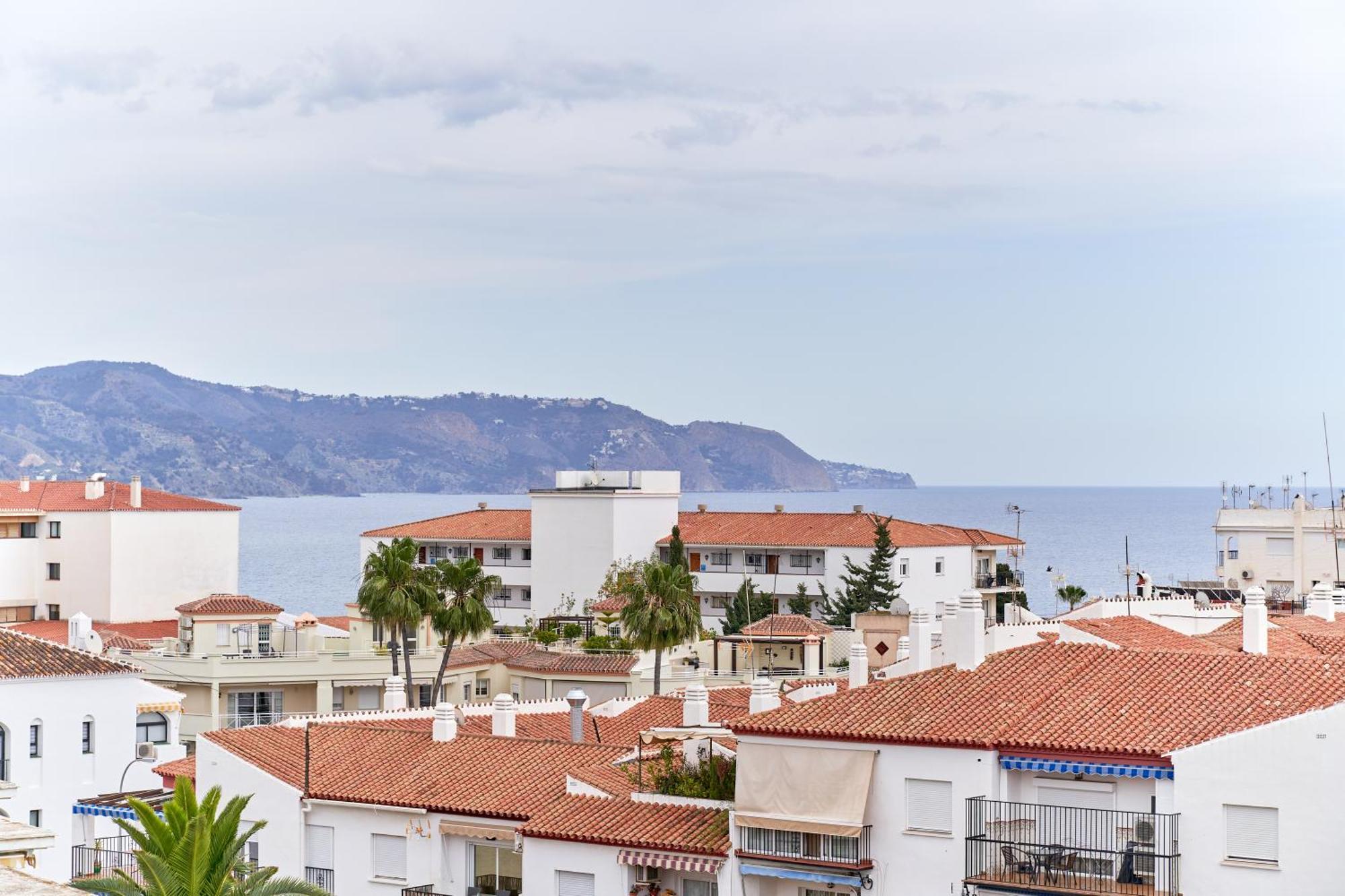 1 Bed Apartment With Sea View Nerja Exteriör bild