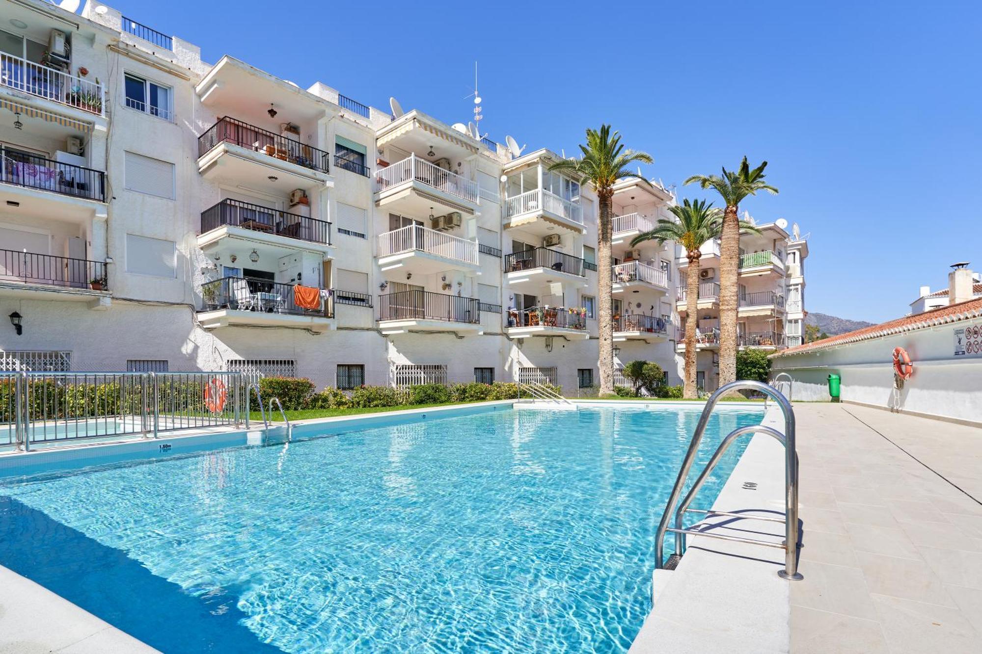 1 Bed Apartment With Sea View Nerja Exteriör bild
