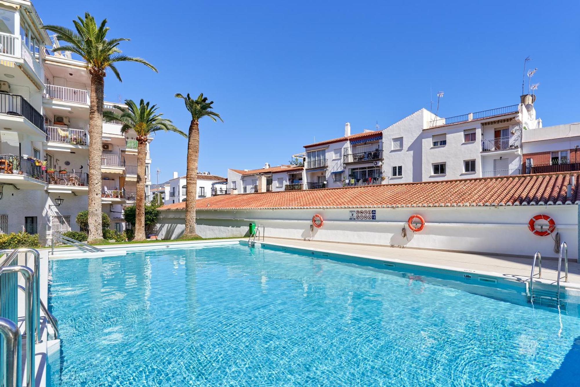 1 Bed Apartment With Sea View Nerja Exteriör bild